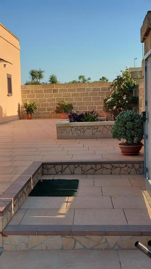 Oniro Specchia Bed & Breakfast Bagian luar foto
