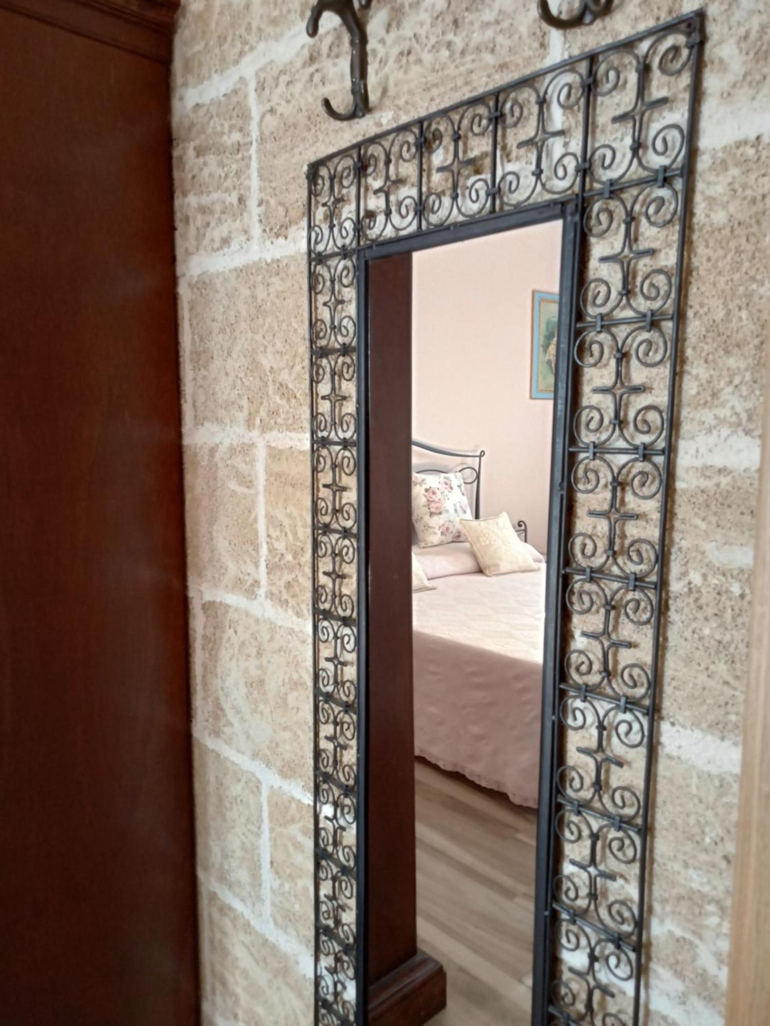 Oniro Specchia Bed & Breakfast Bagian luar foto